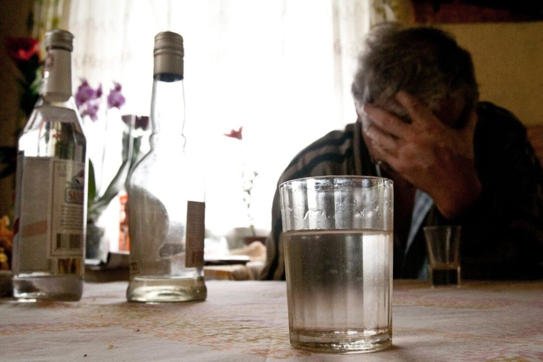 Az ivás mennyisége feletti kontroll hiánya az alkoholizmus kialakulásának jele